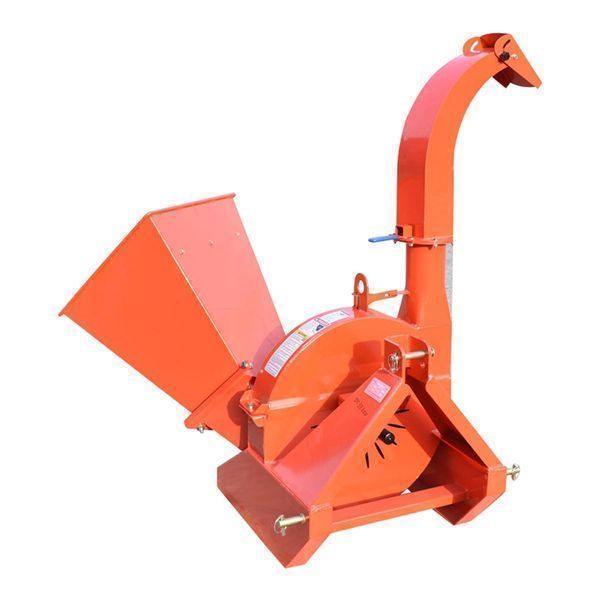 Дробилка за клони със силоотводна предавка на трактора, необходима мощ