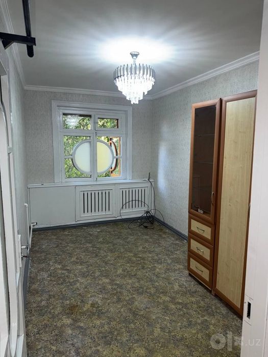 Срочно Продаю  Квартиру 3 х комнатнаю От Собственника