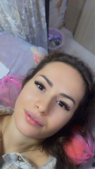 Наращивание ресниц, опытный мастер.