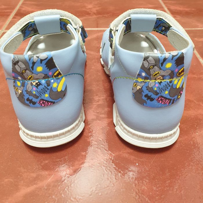 Vand sandale de piele