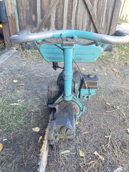 Продам бензапилу