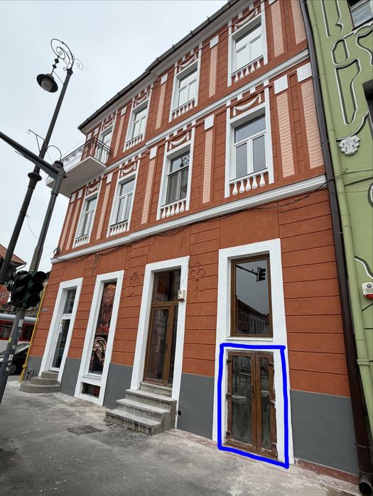 Inchiriez demisol ultracentral