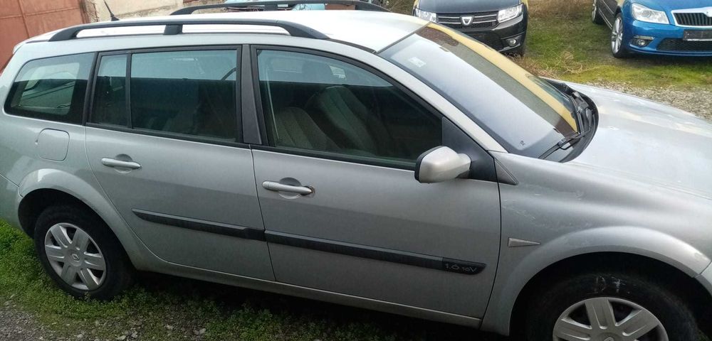 Dezmembrez Renault Megane 2 Break 1,6 benzina