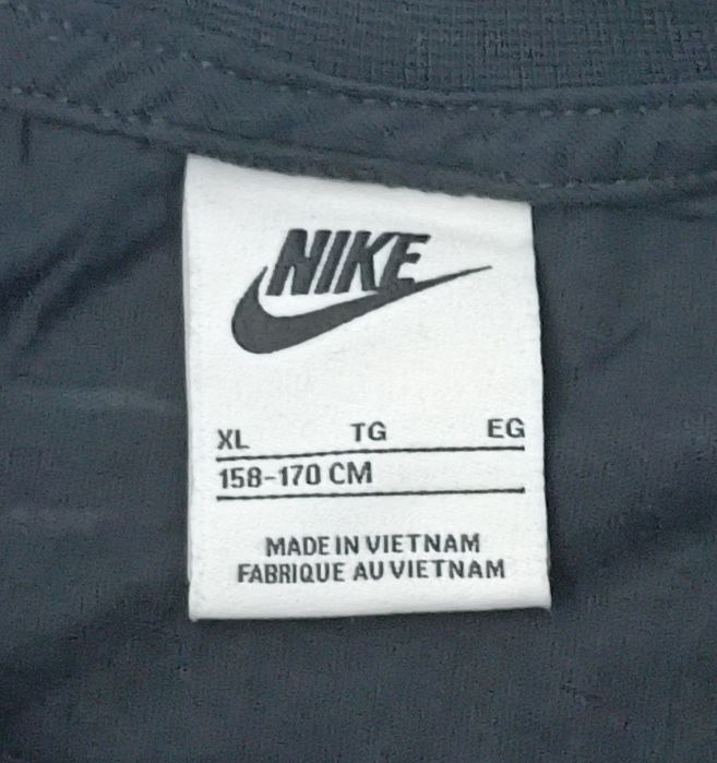 Nike Sportswear Repeat Tee оригинална тениска ръст 158-170см Найк памук спорт фланелка