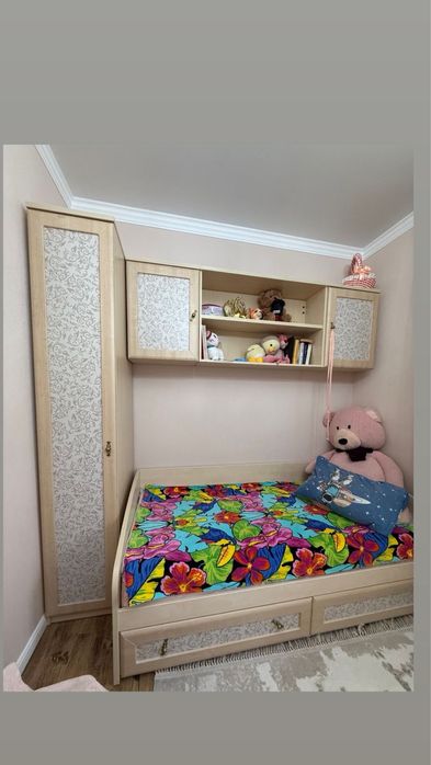 Диван, кровати, детская спальня, шифоньер