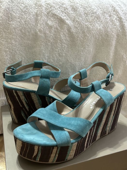 Продам обувь в отличном состоянии.