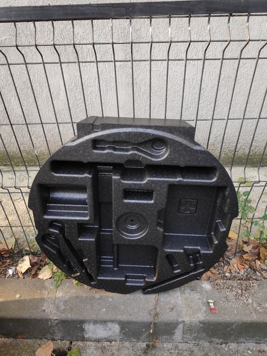 Roată de rezervă Locaș