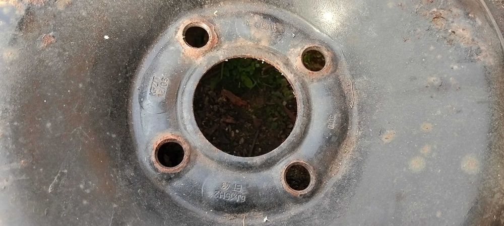 Продавам джанти с гуми