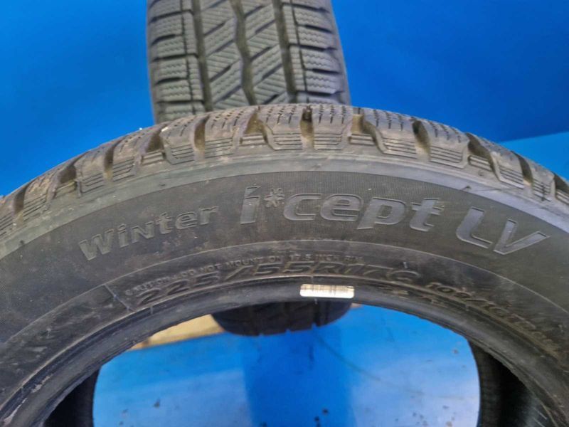 2 Hankook R17С 225/55
зимни бусови гуми DOT2622