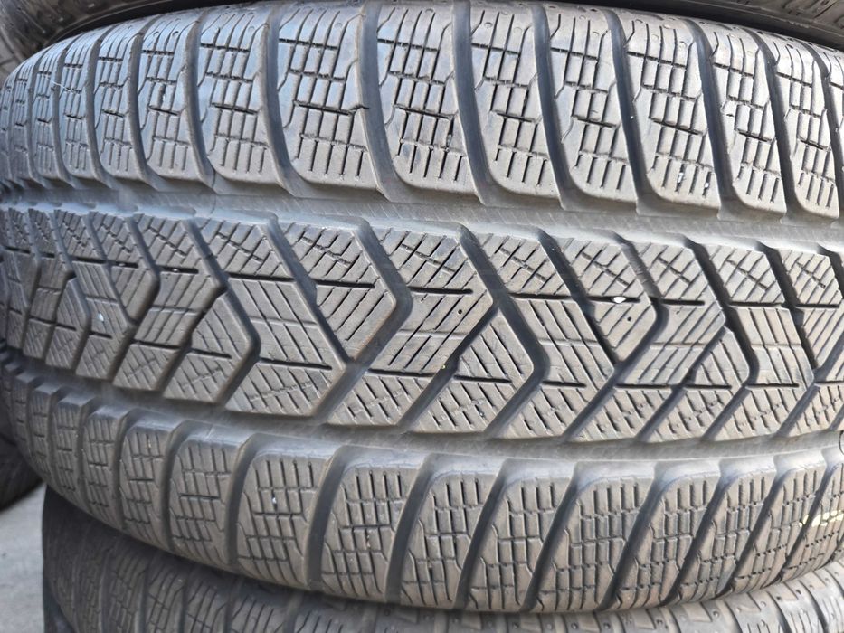 4бр Зимни гуми 255 40 21 - Pirelli