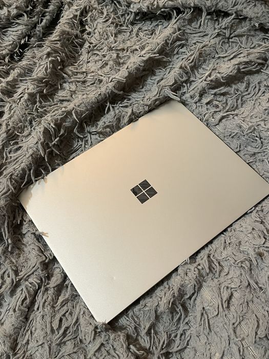 Microsoft Surface Laptop Go 1943