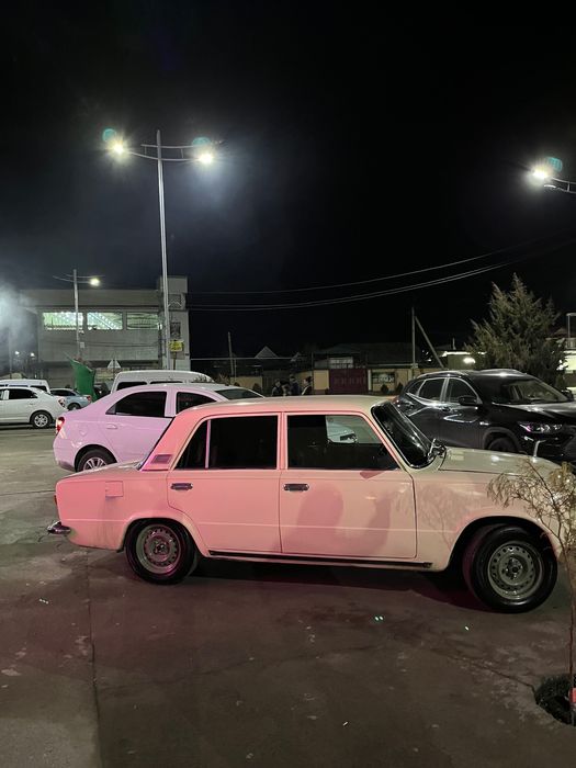 Vaz 21013 sotiladi