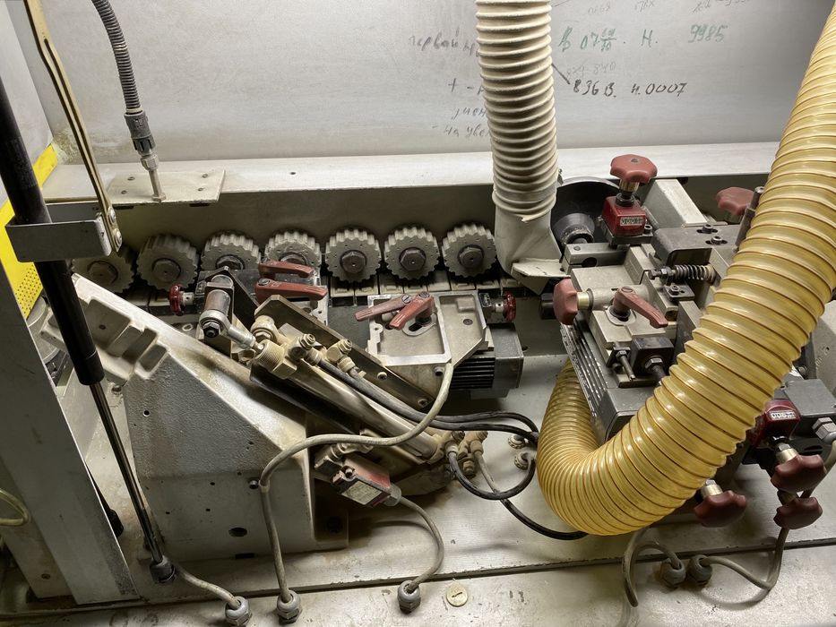 Кромкооблицовочный станок “BRAND”