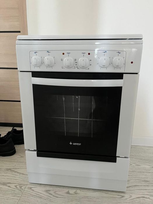 Продам электрическую плиту