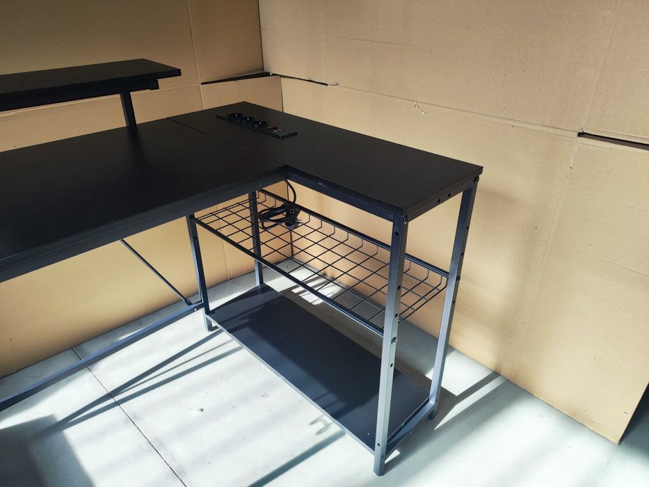 Bestier L-образно бюро с LED и контакти