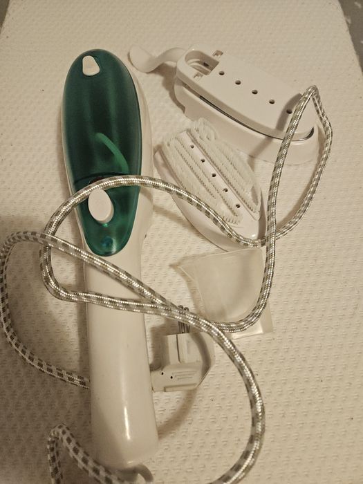 Fier de calcat vertical cu abur