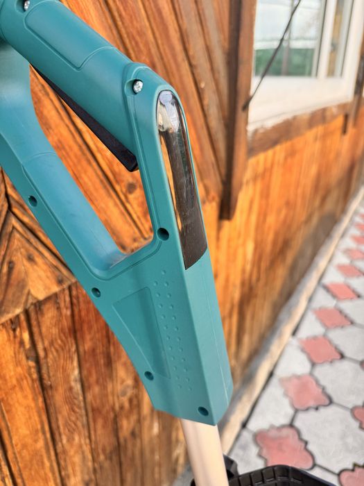 Снегоуборочная лопата