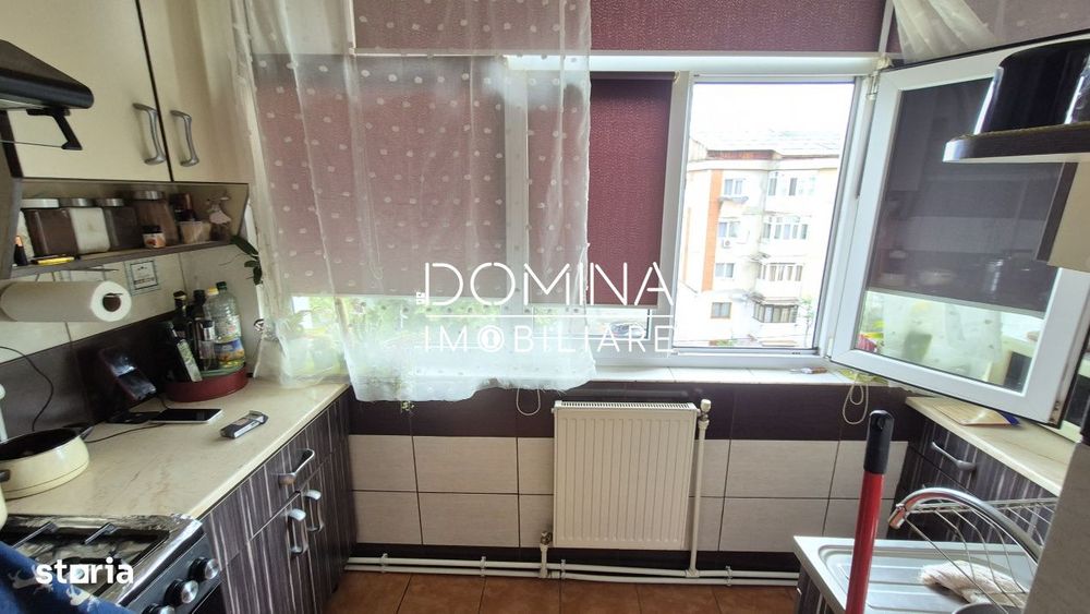 Vanzare apartament 3 camere, 75 mp, situat in Targu Jiu, strada 23 Aug