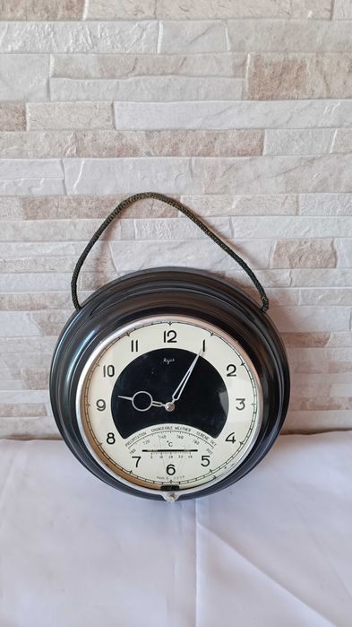 Руски стенен часовник - Маяк с термометър и хигрометър - USSR - 1970г.
