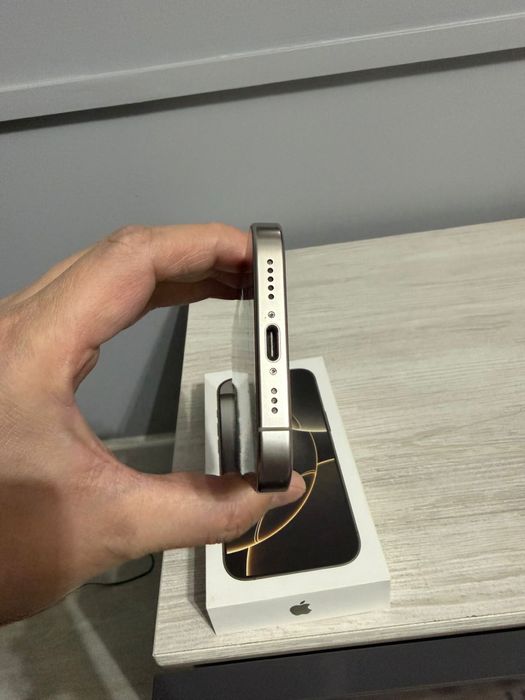 iPhone 16 pro Акб 100% 256gb