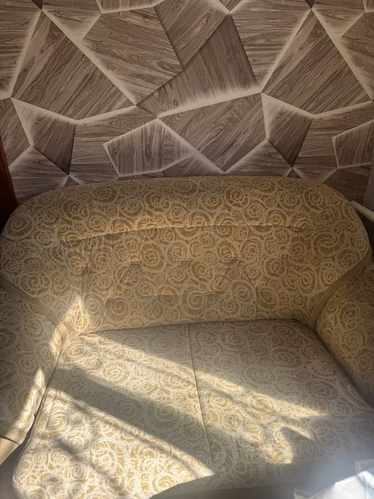 Продам диванчик б/у