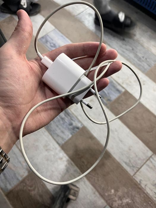 Зарядка для Айфона