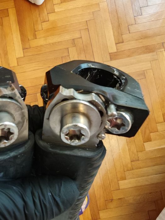 Scărițe Wunderlich crashbar/highway pegs pentru BMW