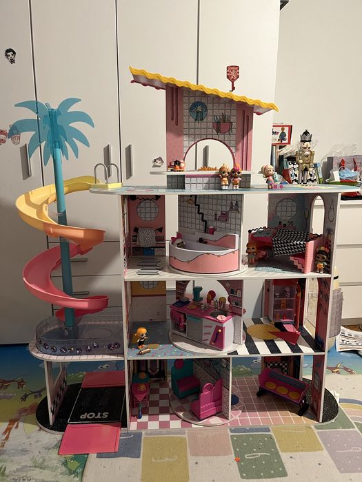 Дървена къща LOL surprise с 6 въртящи се стаи