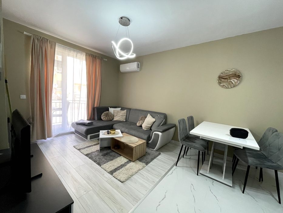 Дава се под наем Двустаен апартамент в Варна, Левски - 58 кв.м за 418.71 € - Снимка #1