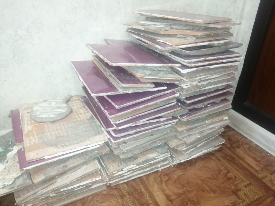 Отдам даром кафель в хорошем состоянии количество видно на фото