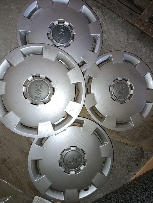 Vând set capace Audi originale R16
