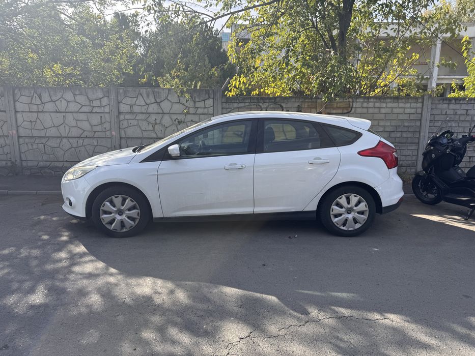 FORD Focus 2012 — imagine 5