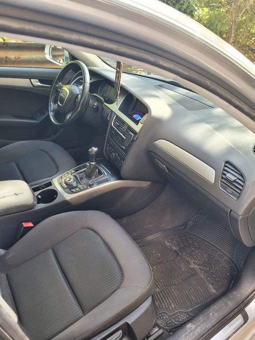 Продавам ауди а4