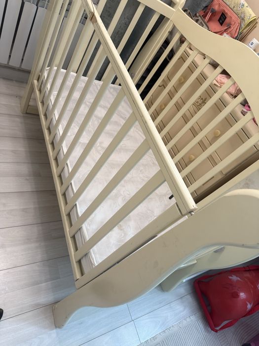 Детская кроватка