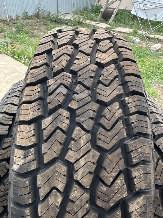 Шины новые на 235/70 R16