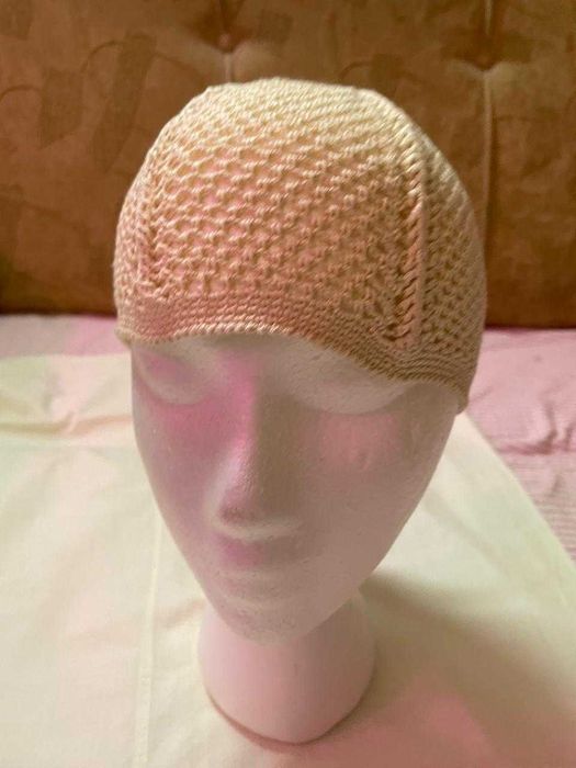 Вязанные шапочки ручной работы