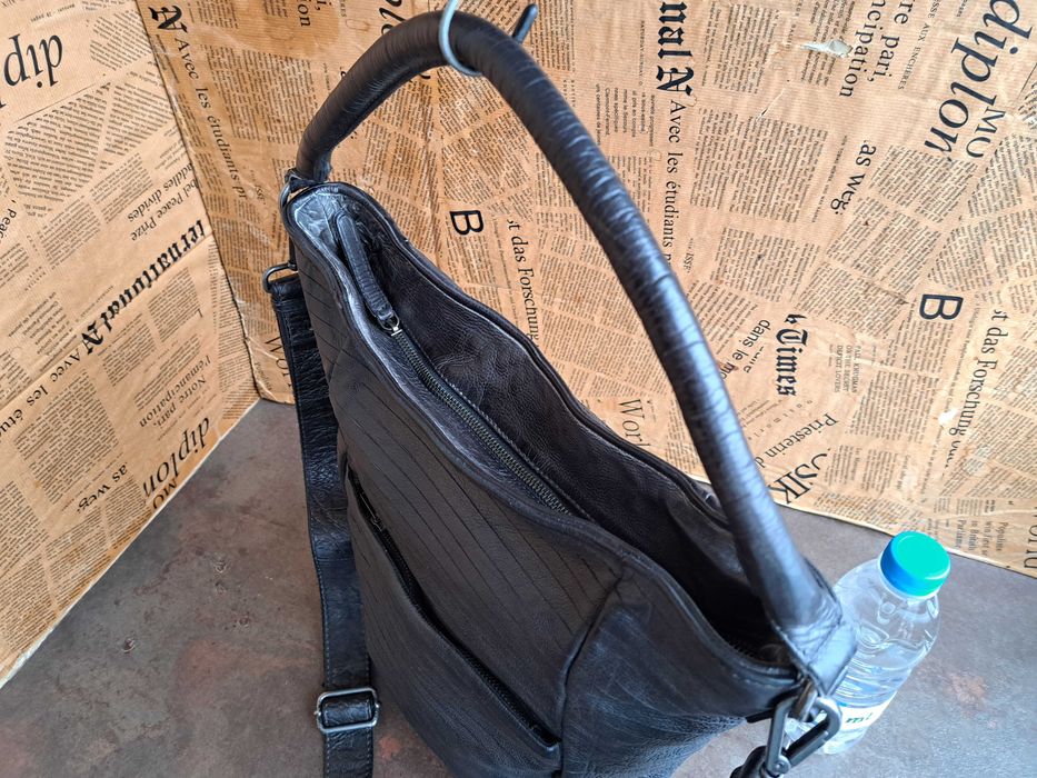 дамска кожена чанта FREDsBRUDER в сива-естествена кожа