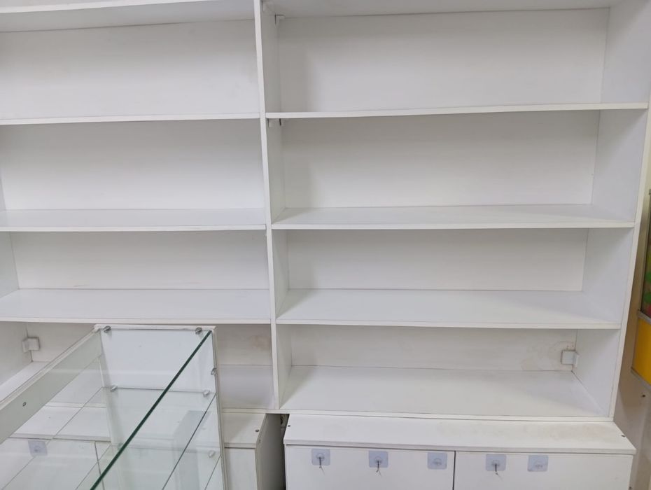 Магазинный шкафы полки