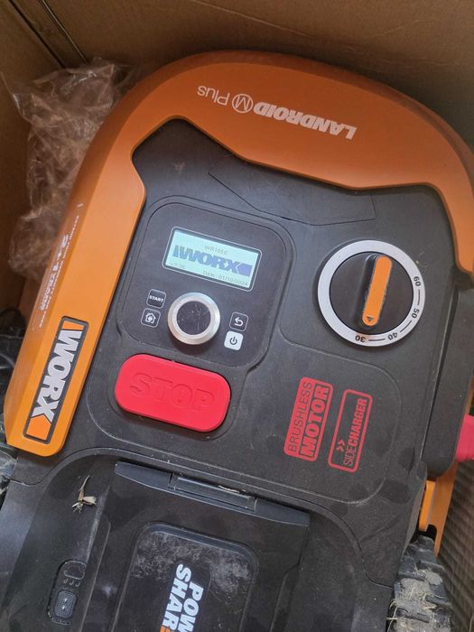 Robot de tuns iarba WORX Landroid WR165E 500 m2