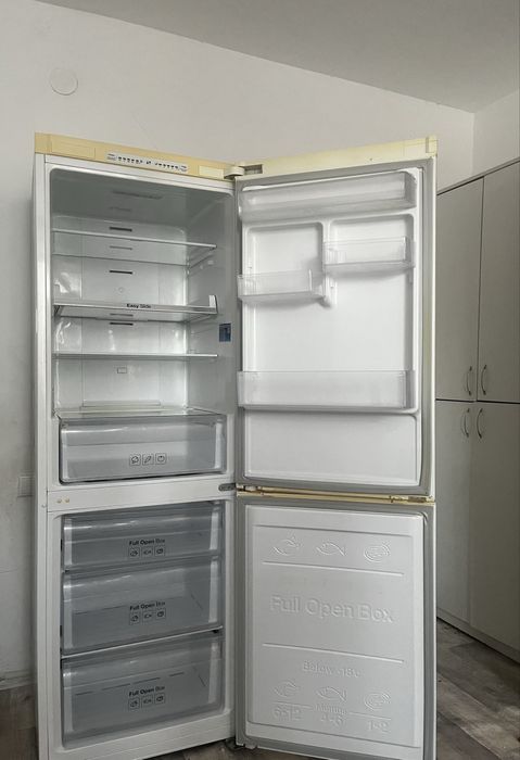Холодильник цена 90000