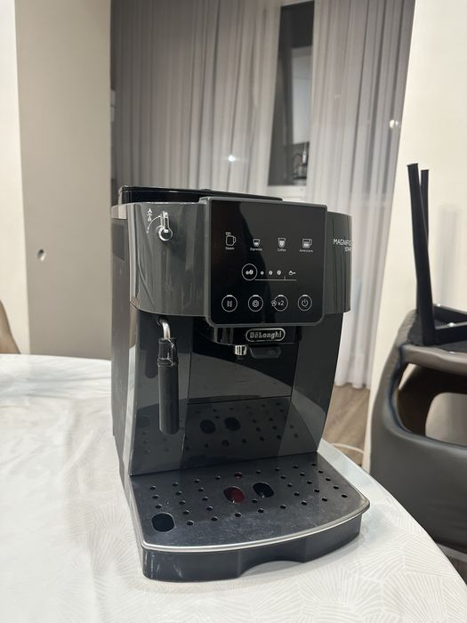 кофемашинка Delonghi