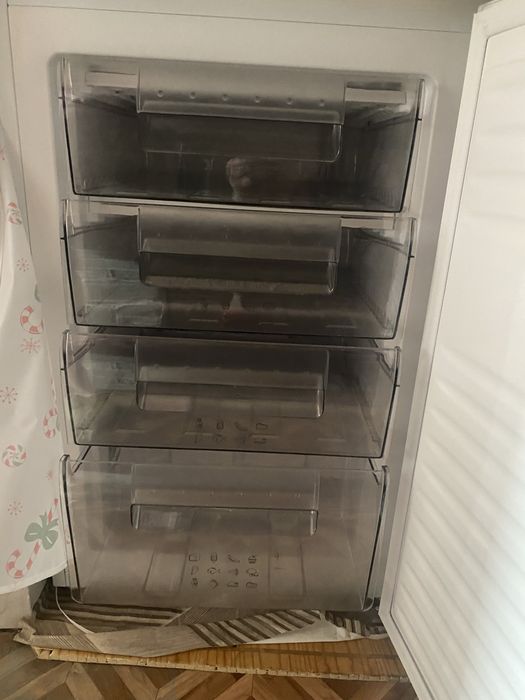 Продам морозильную камеру