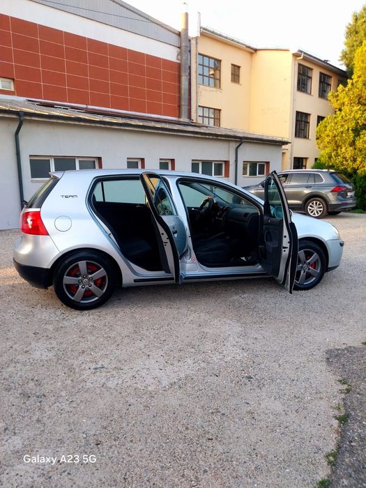 Volkswagen Golf V 1.9TDI 105CP TEAM