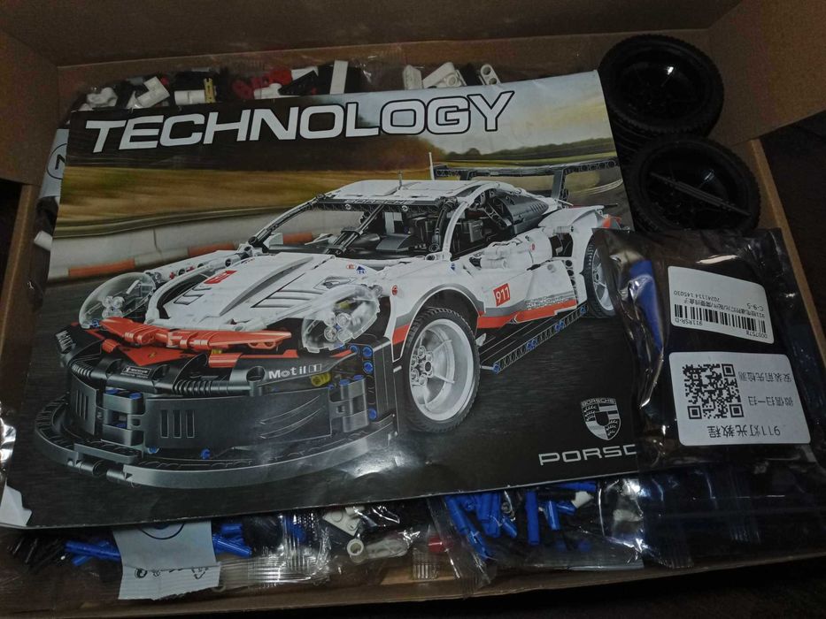 CURAND Masina TIP L Porsche 911 RSR + KIT RC LED LUMINI 42096 50cm