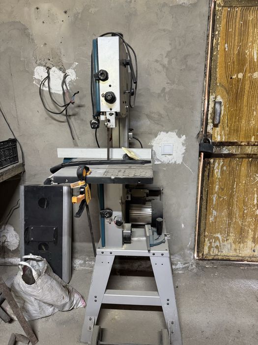 Ленточная пила Makita LB1200F