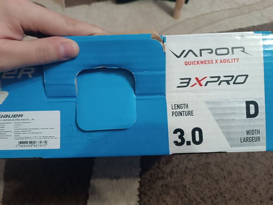 Продам коньки bauer