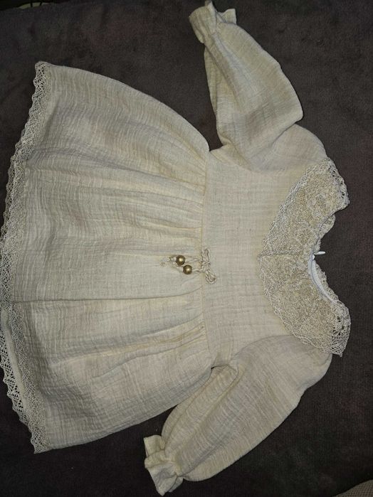 Rochiță fetiță muselină crem 1 an.