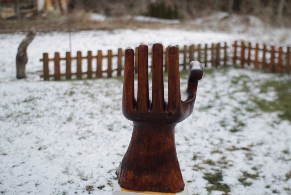 Ръчно изработено детско столче ръка/длан. Декорация,подарък,Дърворезба