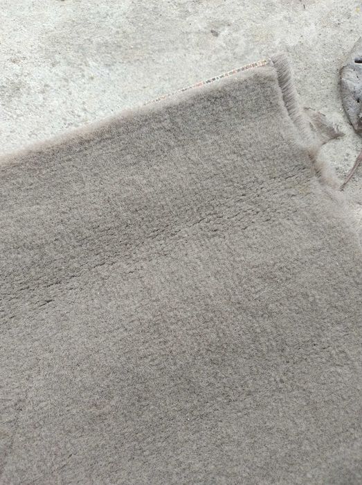 Огромен бежов килим, 300х200