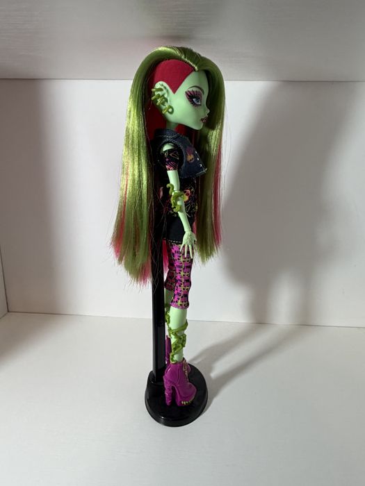 Monster High — Венера МакФлайтрап (Venus McFlytrap), базовый выпуск